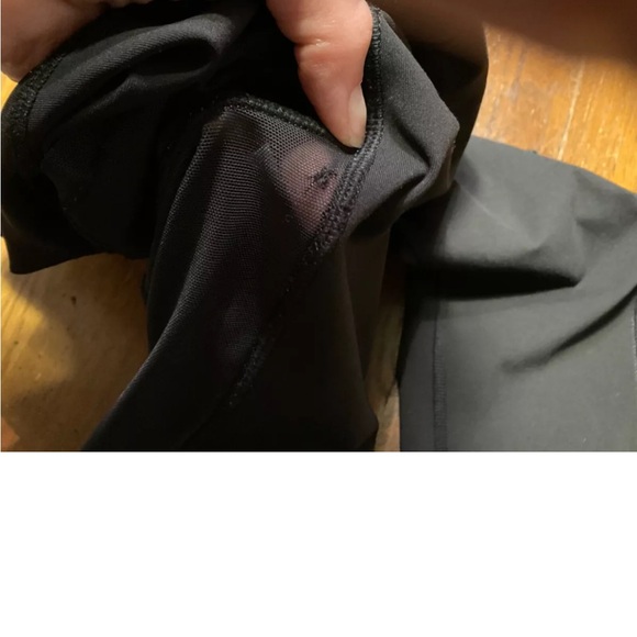 Lululemon Seek The Heat Crop 24" Inseam Black Mesh Side Panel Women's Size 6 - Picture 6 of 9